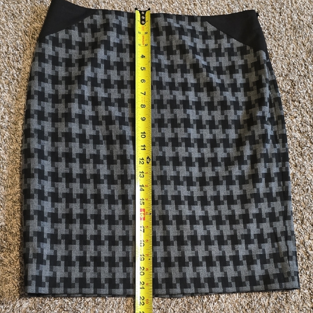 The Limited Black and Gray A-Line Skirt - Picture 4 of 9